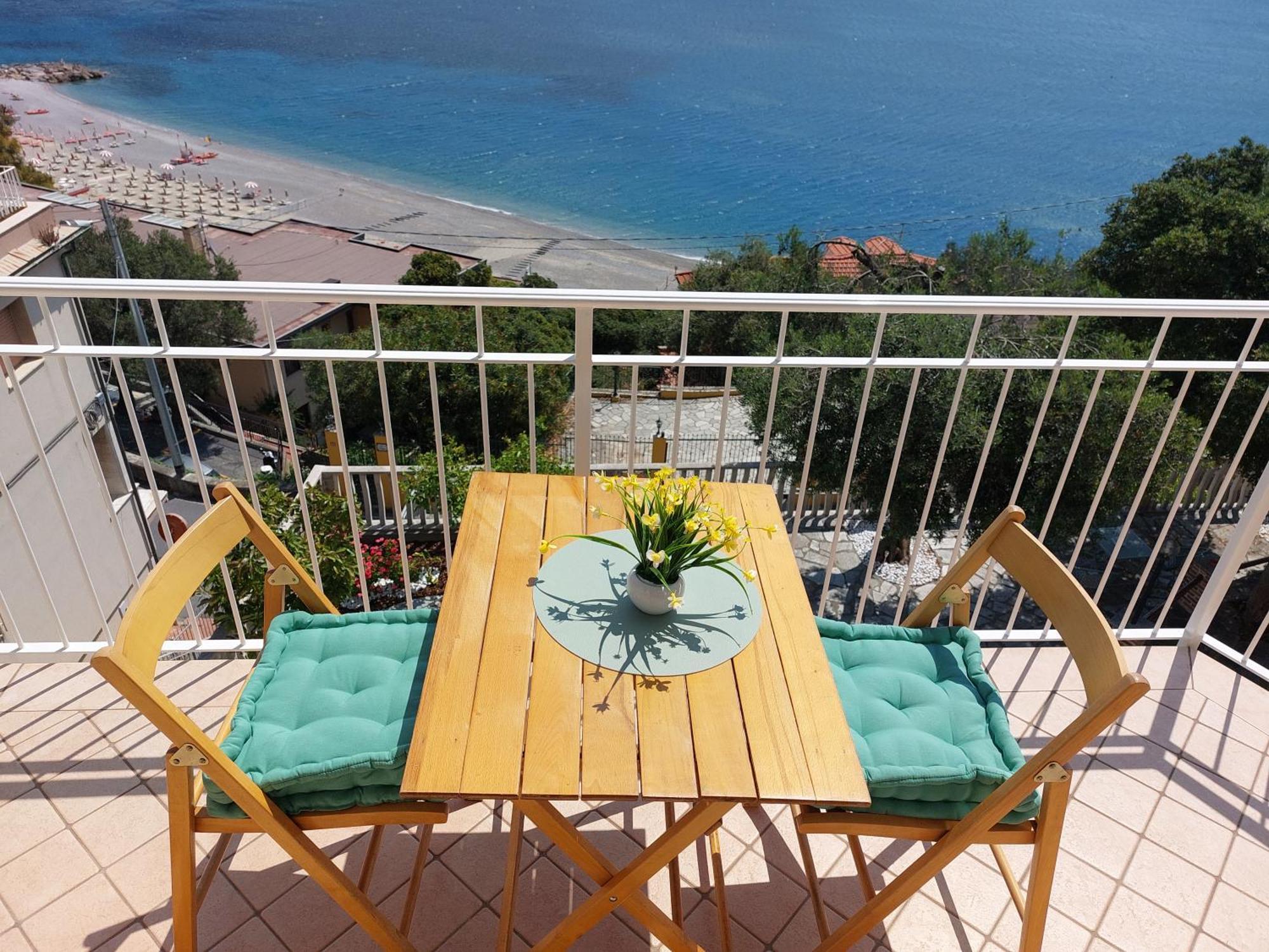 Una Finestra Sul Mare Home 2 แบร์เจจจี ภายนอก รูปภาพ